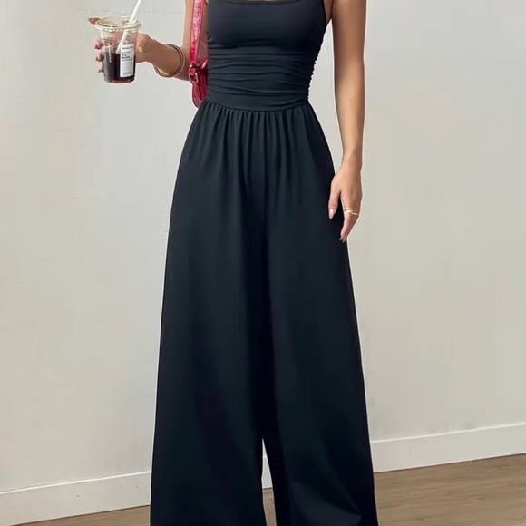 Woman’s romper - Picture 2 of 3